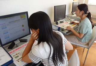 佐賀城北自動車学校　待合室